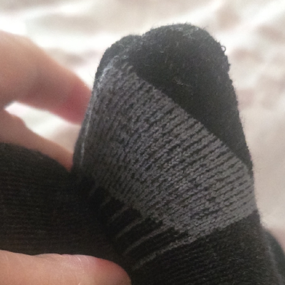 Kirkland Signature Merino Wool Blend Men's Socks - Gray and Black - Picture 9 of 12
